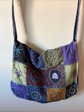 ☮️ Upcycled Jerry Messenger Bag